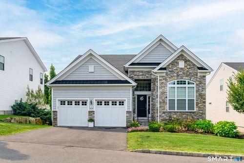 3-3 Enclave Cir, Newtown, CT, 06470-1571 | Card Image