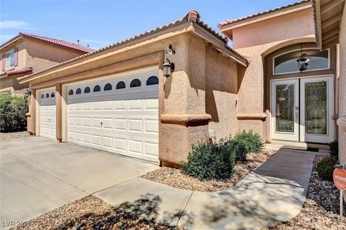7342 Majestic Bluff Pl, Las Vegas, NV, 89113-4002 | Card Image
