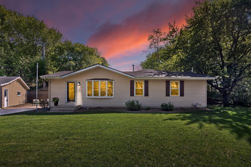 305 Trilane Cir, Norwood Young America, MN, 55397-9600 | Card Image