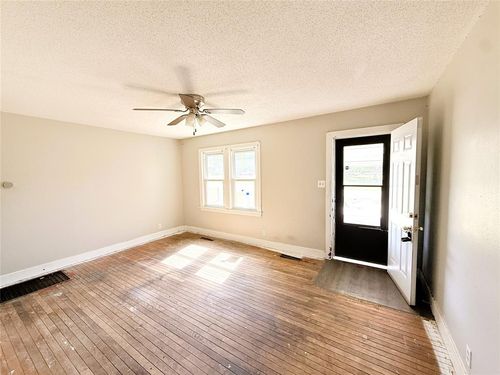 1025 S 5th St, Chickasha, OK, 73018-4608 | Card Image