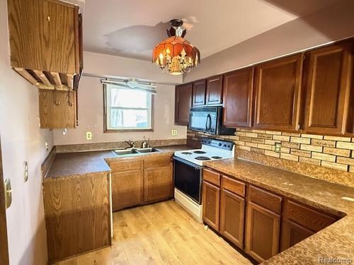 3761 Sandy Dr, Metamora, MI, 48455-9752 | Card Image