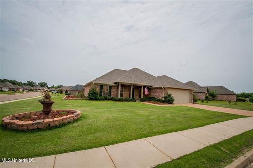 100 Millhouse Dr, Madison, MS, 39110-6966 | Card Image