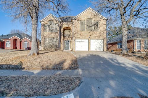 519 Deerwood Dr, Burleson, TX, 76028-6377 | Card Image