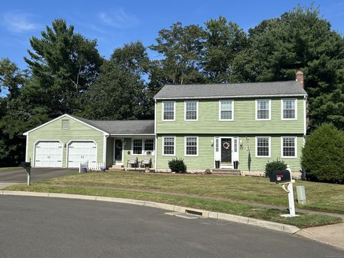 77 Lindsey Rd, Middletown, CT, 06457-5358 | Card Image