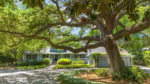 111 Fort Walker Dr, Hilton Head Island, SC, 29928-3919 | Card Image