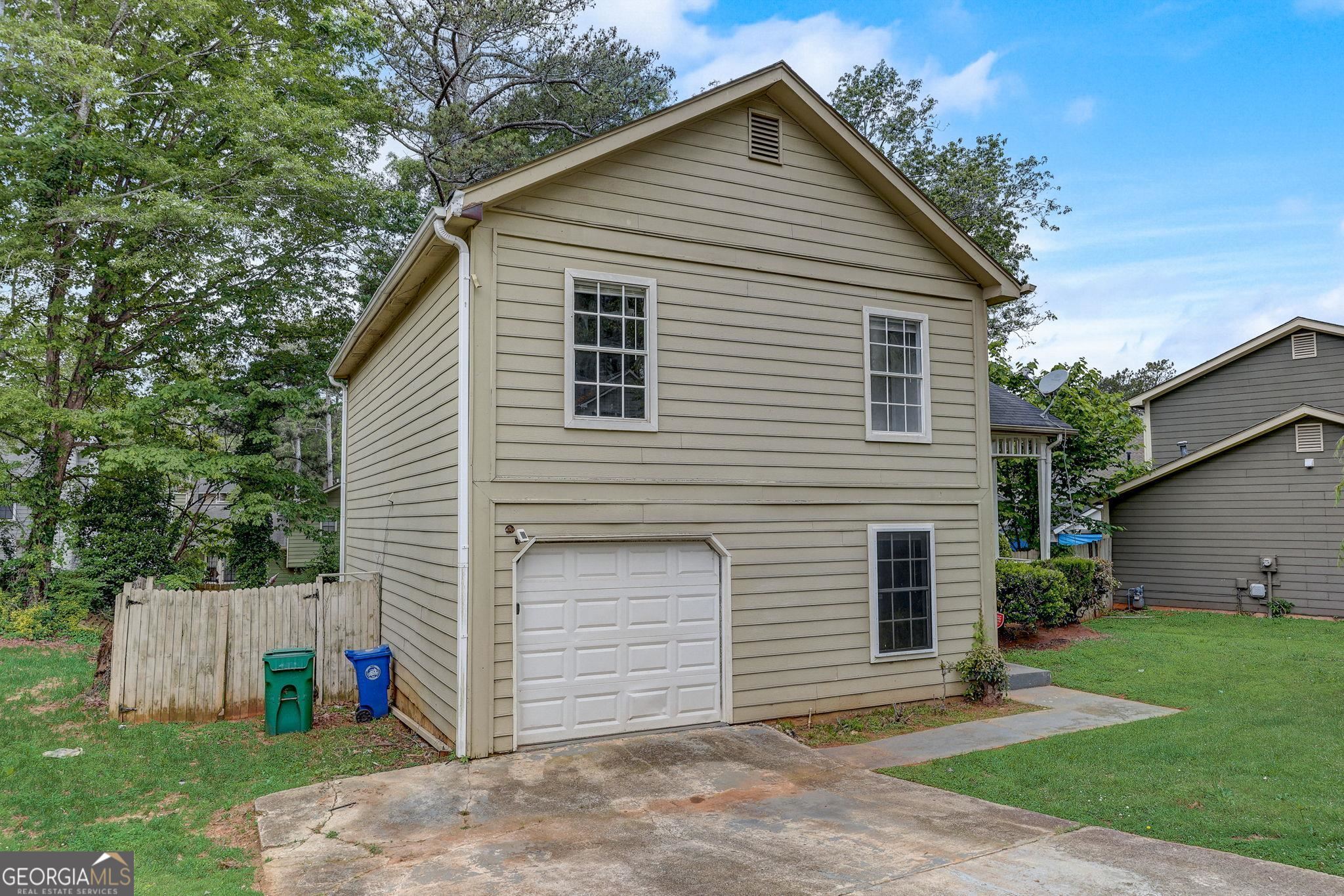 Fenbrook Dr, Stone Mountain, GA 30088