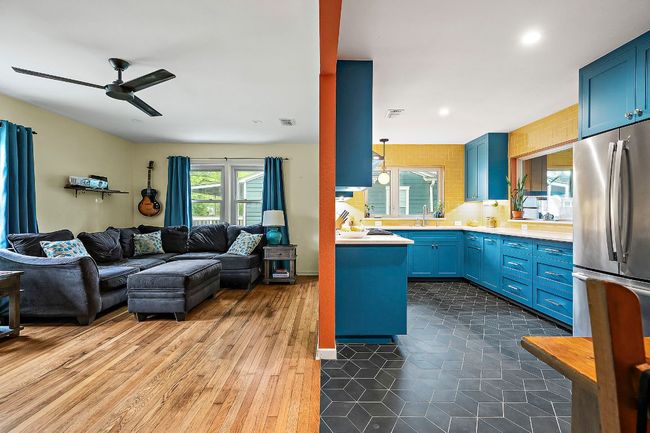 Kitchen and living area | Image 19