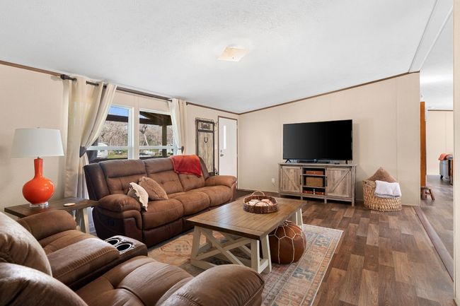 Living Room | Image 9