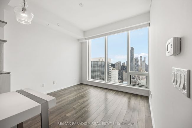 4301 - 197 Yonge St, Condo with 1 bedrooms, 1 bathrooms and null parking in Toronto ON | Image 12