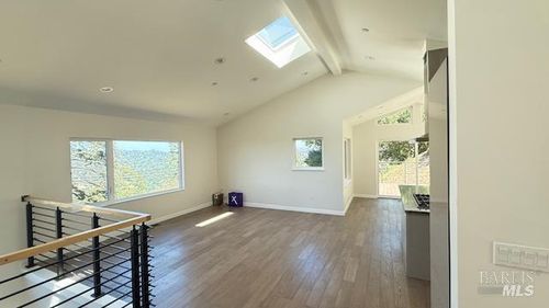 221 El Toyonal, Orinda, CA, 94563-2120 | Card Image