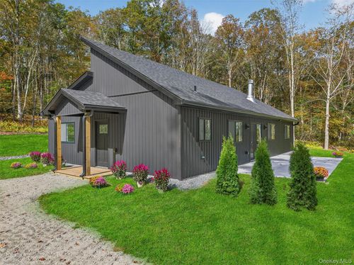 273 Perry Pond Rd, Narrowsburg, NY, 12764-5217 | Card Image