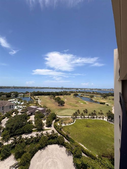 2002-2400 Presidential Way, West Palm Beach, FL, 33401-1327 | Card Image
