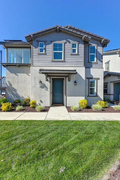 17500 Beachwood Rd, Lathrop, CA, 95330-8374 | Card Image
