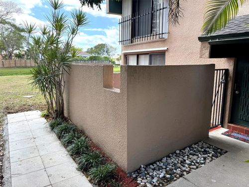 a-9112 Sw 159th Ter, Palmetto Bay, FL, 33157-1949 | Card Image
