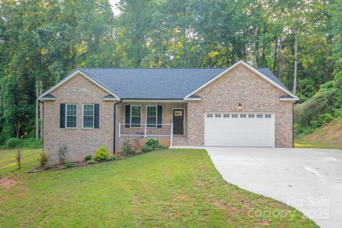 152 Postell Dr, Statesville, NC, 28625-9026 | Card Image