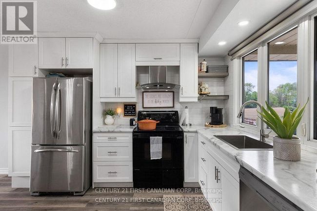 5270 Trafalgar St, House other with 5 bedrooms, 3 bathrooms and 6 parking in Dorchester ON | Image 10