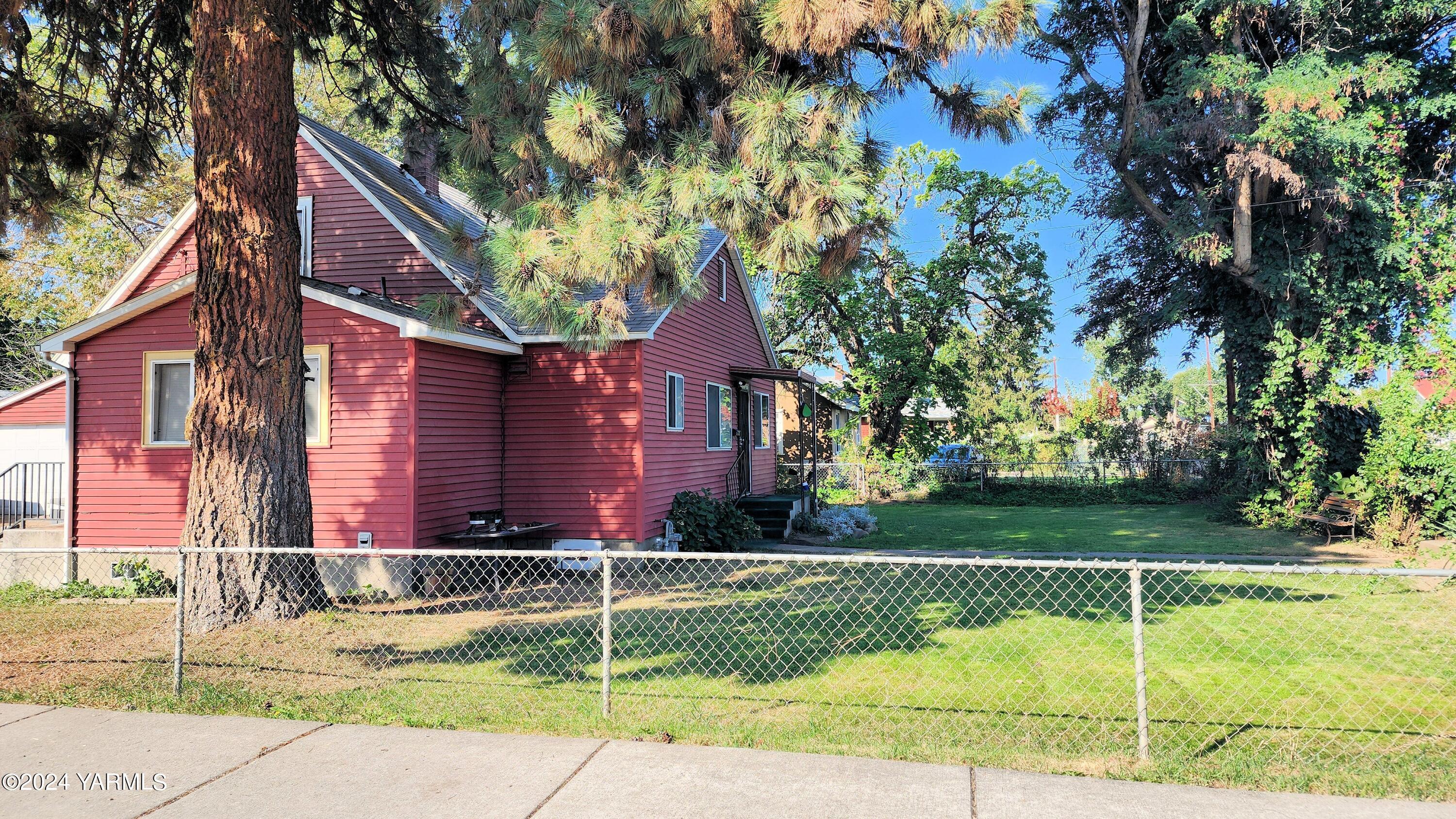 Arlington St, Yakima, WA 98901