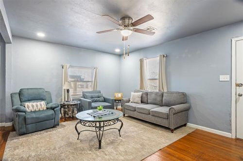 1020 S 14th St, Chickasha, OK, 73018-4116 | Card Image