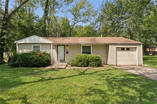 8308 James A Reed Rd, Raytown, MO, 64138-3057 | Card Image