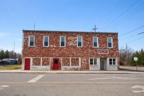 910 Monroe St, Carleton, MI, 48117-9055 | Card Image