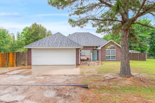 560 Washington St, Van, TX, 75790-3246 | Card Image