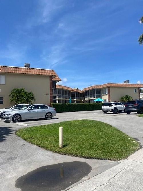 apt-105-2201 Se 9th St, Pompano Beach, FL, 33062-6726 | Card Image