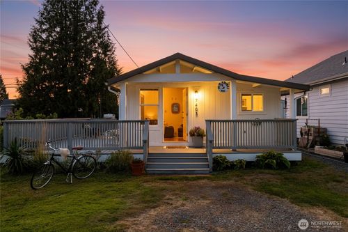 7403 Sunset Dr, Blaine, WA, 98230-9007 | Card Image