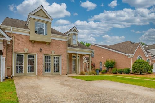 6706 Willow Trace Dr, Chattanooga, TN, 37421-6705 | Card Image