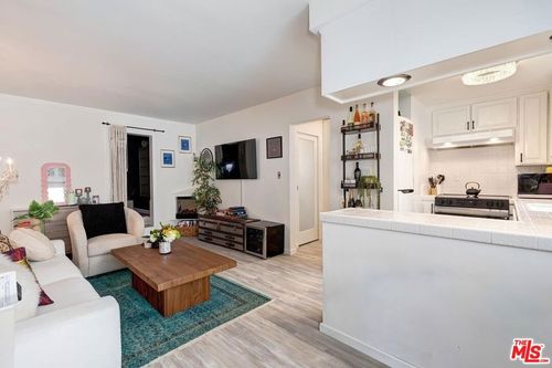 12-8155 Manitoba St, Playa del Rey, CA, 90293-8011 | Card Image