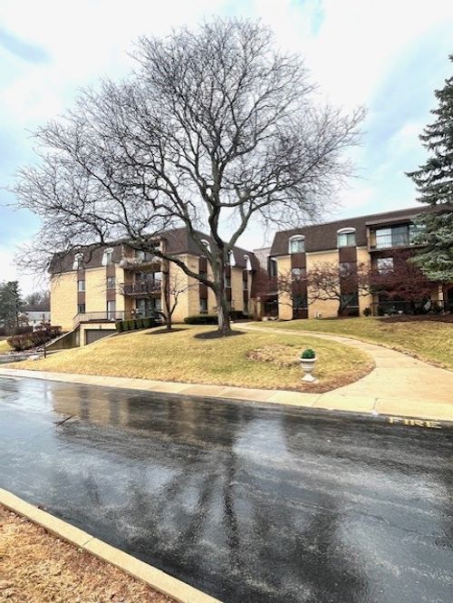 apt-224-1105 N Mill St, Naperville, IL, 60563-2549 | Card Image