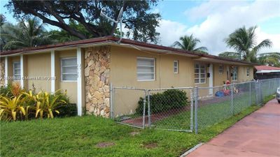 2709 Grant St, Home with 0 bedrooms, 0 bathrooms and 4 parking in Hollywood FL | Image 1