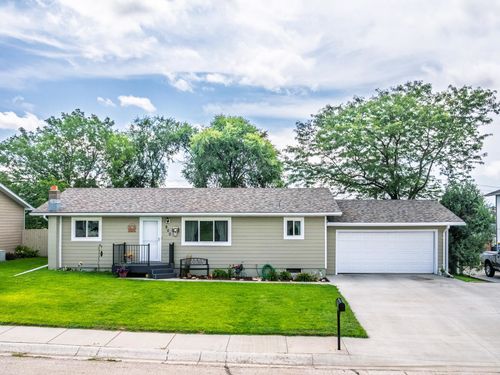 900 Summit St, Belle Fourche, SD, 57717-2221 | Card Image