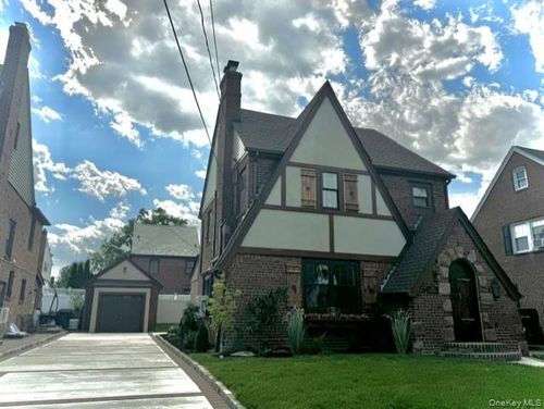 191 Brixton Rd S, Garden City, NY, 11530-5624 | Card Image