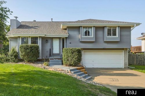 916 Bordeaux Ave, Bellevue, NE, 68123-3627 | Card Image