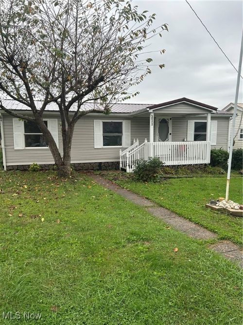 211 Smith St, Belmont, WV, 26134-9757 | Card Image