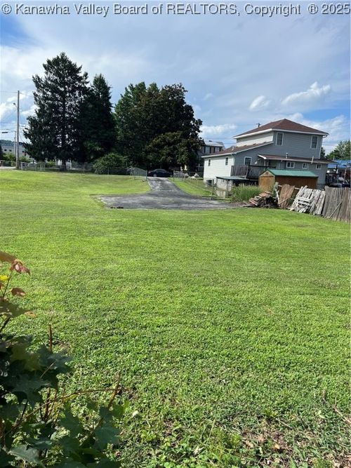 4415 Jones St, South Charleston, WV, 25309-1431 | Card Image