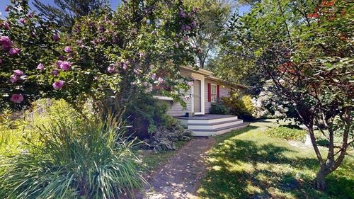 31 Mason St, Williamstown, MA, 01267-2219 | Card Image