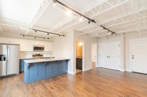 apt-205-614 E Main St, CHATTANOOGA, TN, 37408-1497 | Card Image