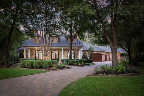 2 Hunnewell Way, The Woodlands, TX, 77382-5404 | Card Image