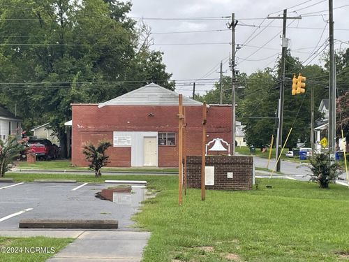 1117 W 3rd St, Greenville, NC, 27834-1813 | Card Image