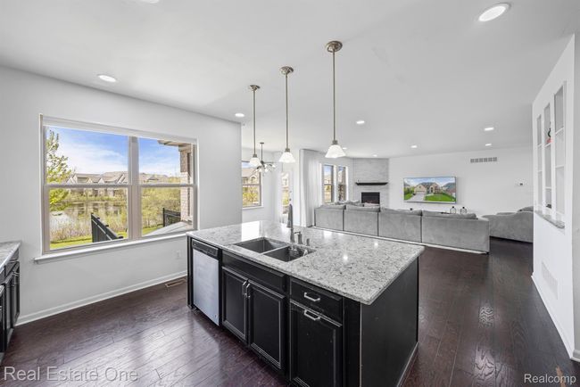 41829 Steinbeck Gln, House other with 4 bedrooms, 3 bathrooms and null parking in Novi MI | Image 4