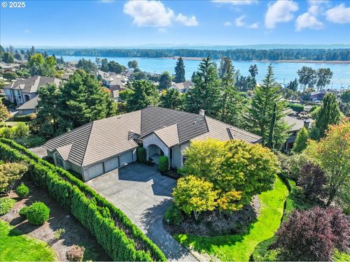 3521 Se 147th Ct, Vancouver, WA, 98683-9226 | Card Image