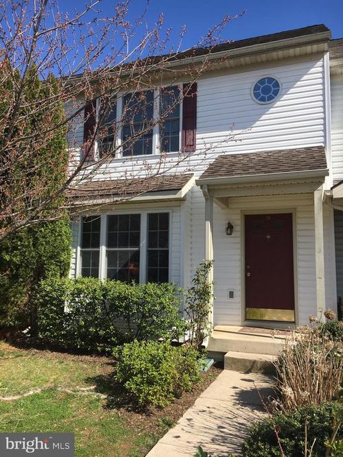 20 Mabel Ln, MARTINSBURG, WV, 25404-7747 | Card Image