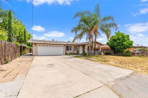9085 Poplar Ave, Fontana, CA, 92335-4438 | Card Image