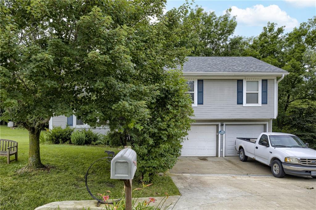 Walnut Cv, Trimble, MO 64492