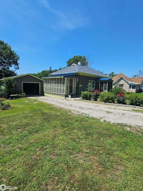 408 Division St, Blockton, IA, 50836-2003 | Card Image