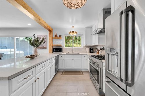 109 Triangle St, Thousand Oaks, CA, 91360-3247 | Card Image