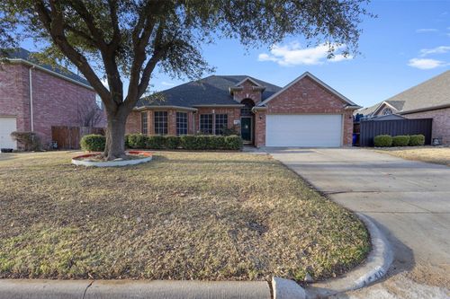 1519 Hampton Dr, Mansfield, TX, 76063-7916 | Card Image