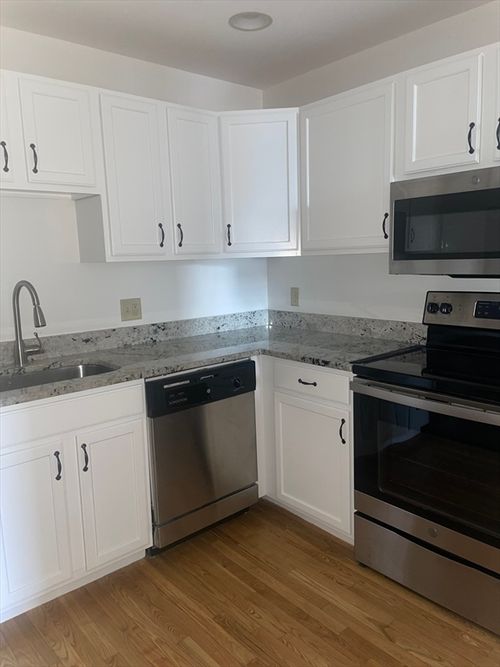 504-170 Oxford St, Lynn, MA, 01901-1147 | Card Image