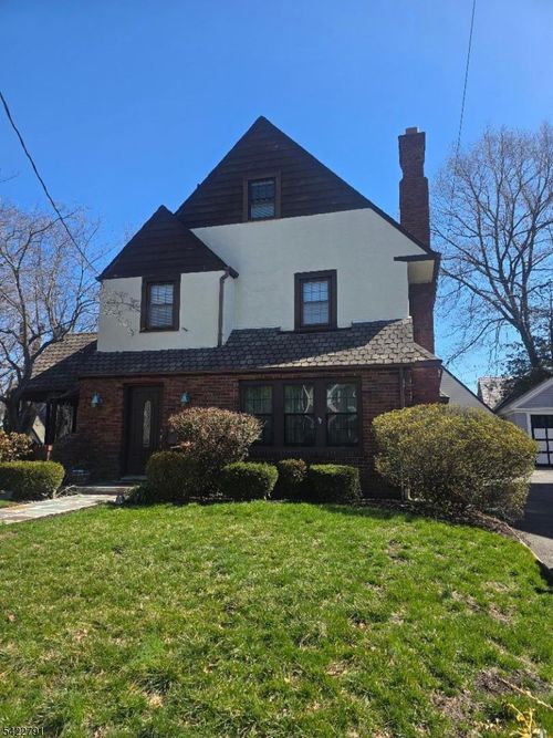 305 E 40th St, Paterson, NJ, 07504-1101 | Card Image